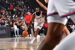 转折点北京首钢状态回暖；NBA常规赛关键时刻攻防权衡；底气十足；临场指挥获称赞(山东男篮对于北京首钢的血脉压制)-LOL电竞直播