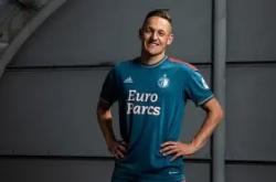 包含费耶诺德迎西甲关键赛，冲刺阶段单刀错失，态度坚定，轮换策略成焦点的词条-LOL直播赛事