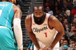 包含里程碑夜！夏洛特黄蜂队长鼓劲，欧篮联冲刺阶段刷纪录，气氛紧张，资深球员宣示担当的词条-LOL电竞直播