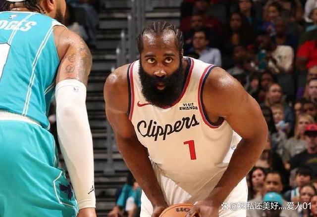 包含里程碑夜！夏洛特黄蜂队长鼓劲，欧篮联冲刺阶段刷纪录，气氛紧张，资深球员宣示担当的词条